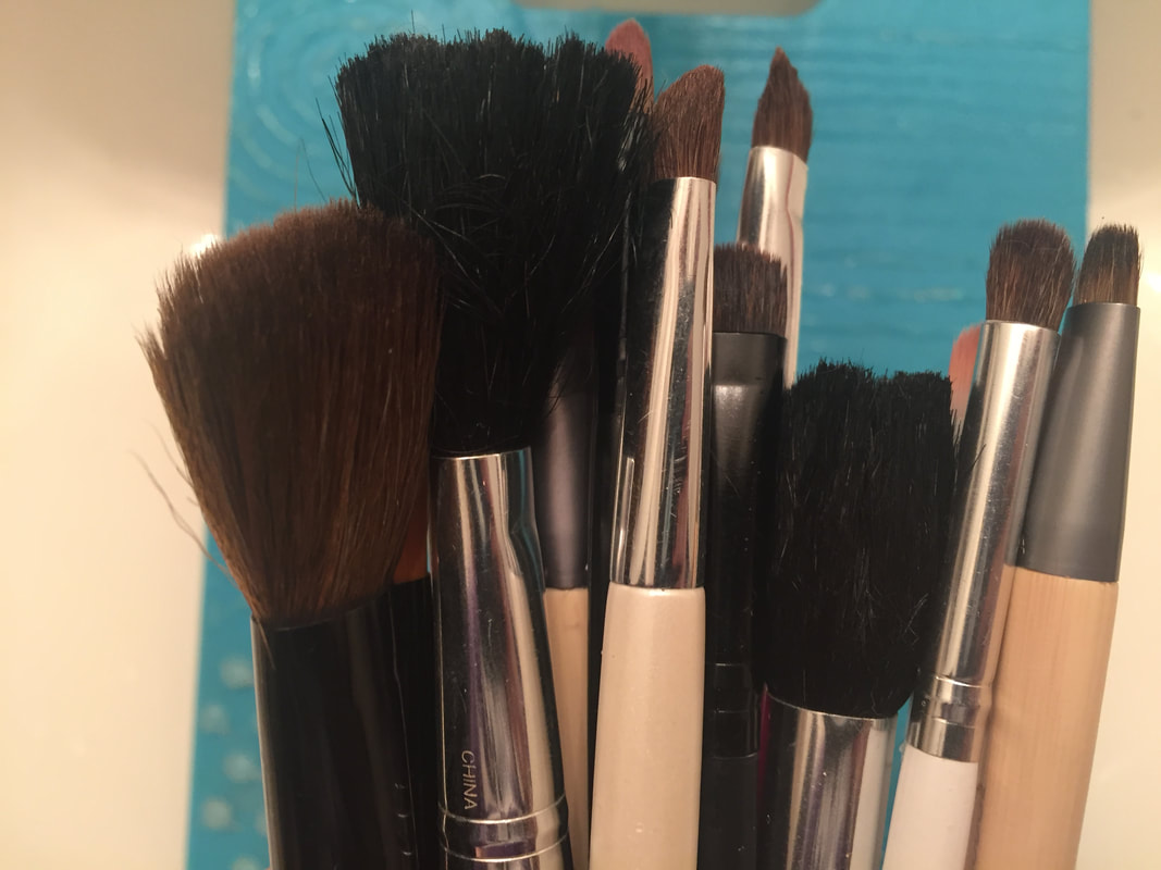 DIY Makeup Brush Cleaning Board