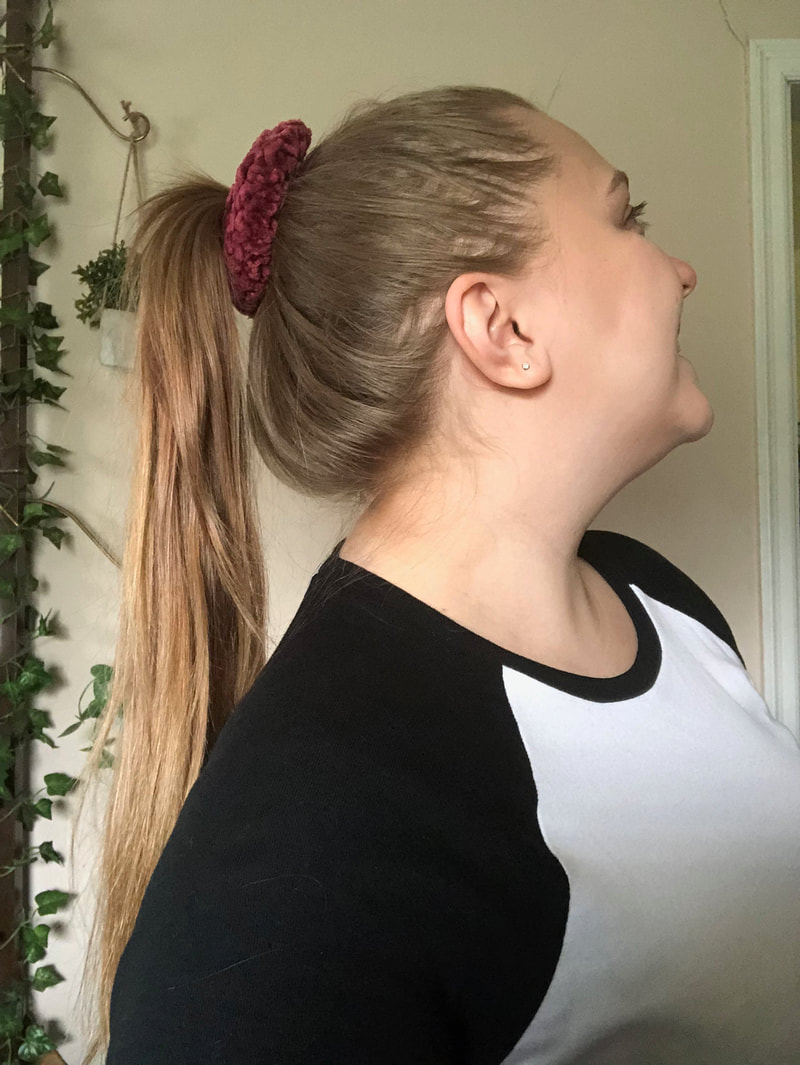 5 ways to wear a velvet scrunchie | how to style velvet scrunchies | high ponytail